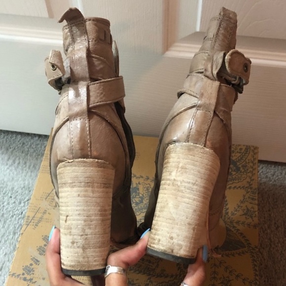 FREE PEOPLE EXTREMELY RARE LEATHER BOOTS / BOOTIES - Picture 3 of 8